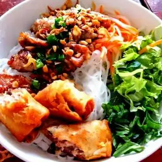 Bún Thịt Nướng - Chả Giò - 48.000 ₫ tại Cobe - Bún Thịt Nướng - Lê Văn Sỹ