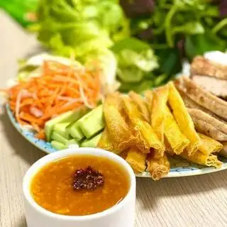 Hình ảnh 2 nem nướng size nhỏ+ 2 trà tắc/tắc thái xanh size L
