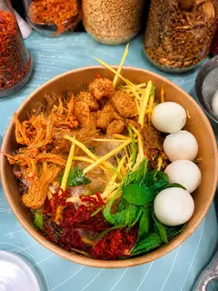 Bánh Tráng Trộn Truyền Thống - Full Topping - 35.000 ₫ tại Bánh Tráng Trộn - Trà Tắc Xí Muội - Trịnh Đình Trọng