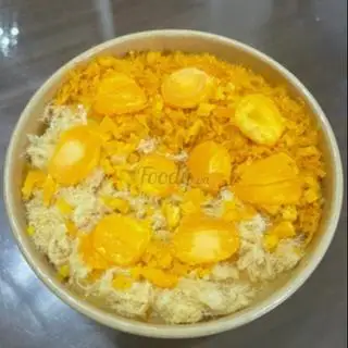 Hình ảnh Bánh Bông Lan Trứng Muối sốt kem ruốc 15cm