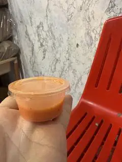 Hình ảnh 1 hũ nước sốt thần thánh