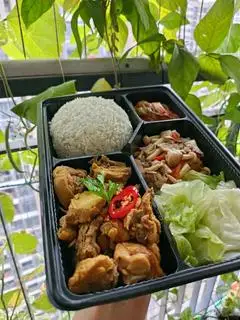 Hình ảnh Cơm Gà Rang Gừng Sả