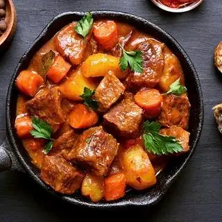 Hình ảnh Bò Hầm Rau Củ (Không Cơm, Không Canh, Chỉ Có Đồ Ăn)