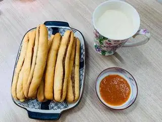 Hình ảnh 10 bánh mì que hải phòng+5 xúc xích +1coca