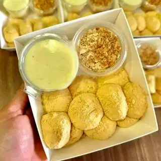 Hình ảnh Bánh Mochi vị đậu nành chấm sốt kem phô mai