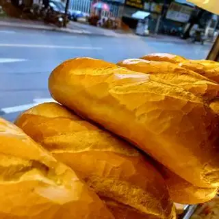 Bánh Mì Không - 5.000 ₫ tại Bánh Mì Hà Nội - Nguyễn Thị Minh Khai
