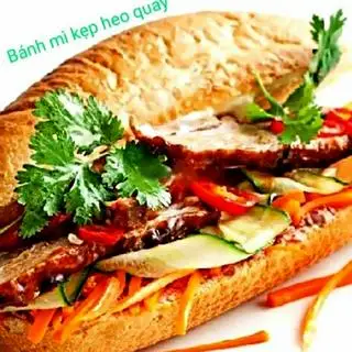 Bánh Mì Thâp Cẩm Heo Quay - 30.000 ₫ tại Bánh Mì Hà Nội - Nguyễn Thị Minh Khai