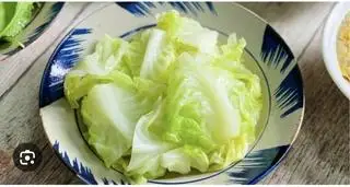 Bắp Cải Trắng Luộc (ko kèm sốt) - 40.000 ₫ tại Cháo Sườn, Cháo Ếch & Bò Bằm - Phan Văn Trị