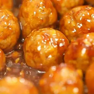 Hình ảnh cơm bò viên sốt chua ngọt
