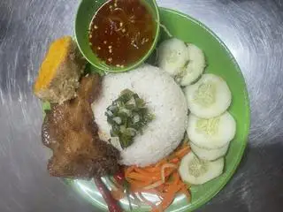Hình ảnh  cơm tấm sườn chả