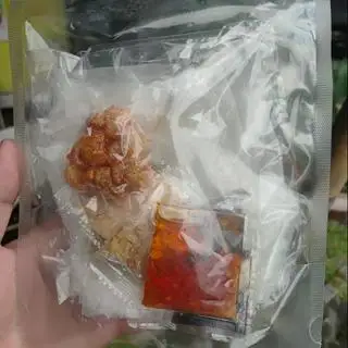 Bánh tráng Combo tóp mỡ muối nhuyễn - 35.000 ₫ tại Bánh Tráng Tỏi Ớt Cô Giang - Chung Cư Trần Quang Diệu
