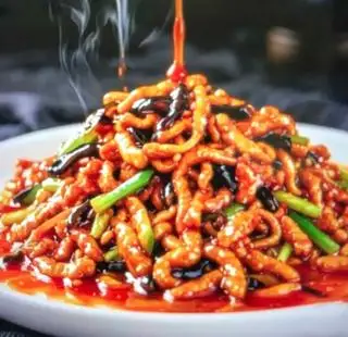 Nạc dăm sợi xào / 炒猪肉丝 / Stir-fried Shredded Pork - 164.000 ₫ tại Chinese Chuan Xiang Gai Fan - Cơm Món Trung Hoa - Điện Biên Phủ