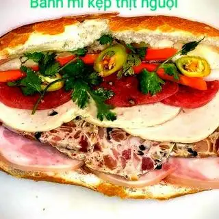 Bánh Mì Chả Chiên Đăc Biêt - 30.000 ₫ tại Bánh Mì Hà Nội - Nguyễn Thị Minh Khai