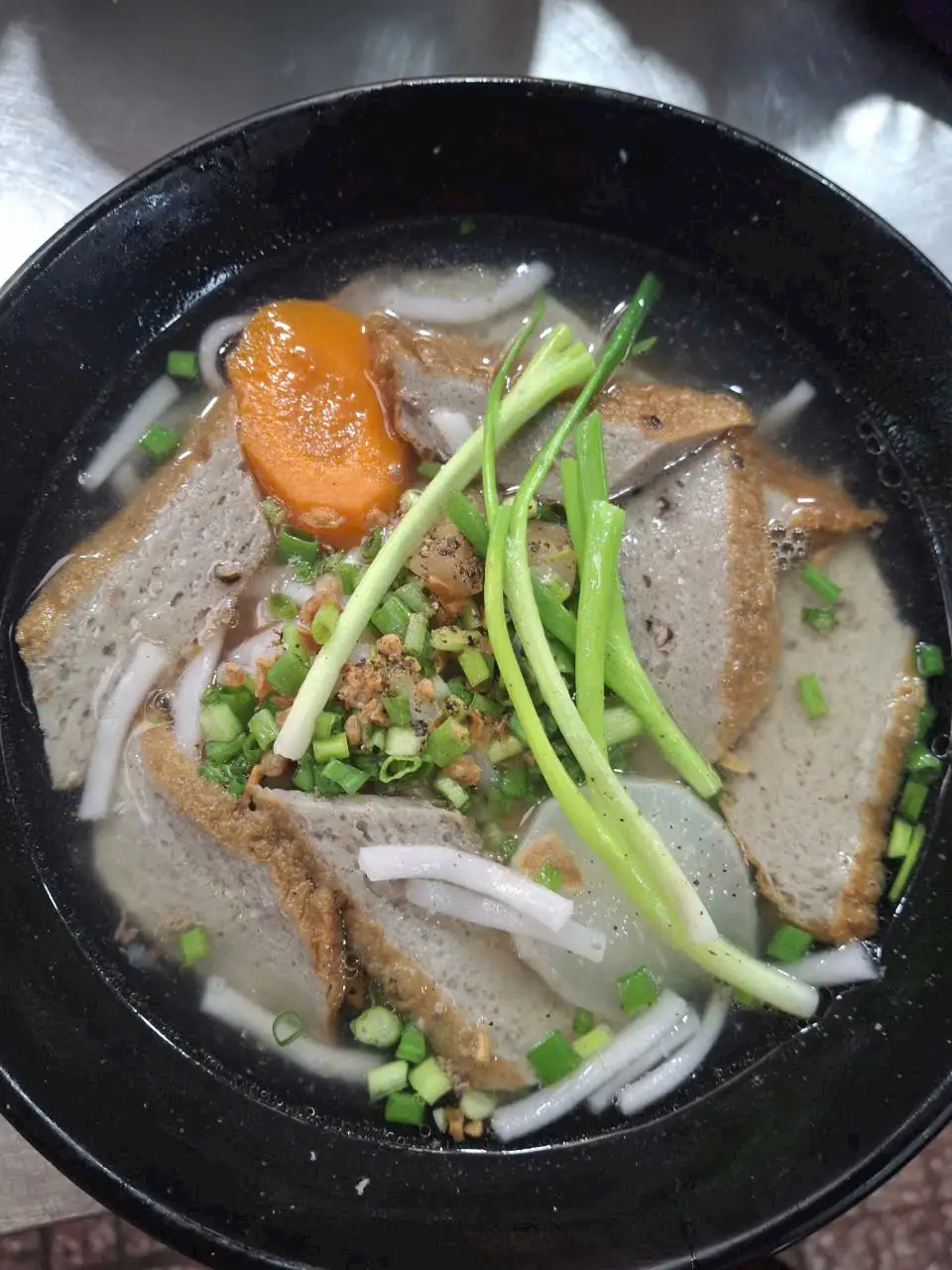 bánh canh chả cá - 45.000 ₫ tại Bánh Canh Bột Xắt - Trần Phú