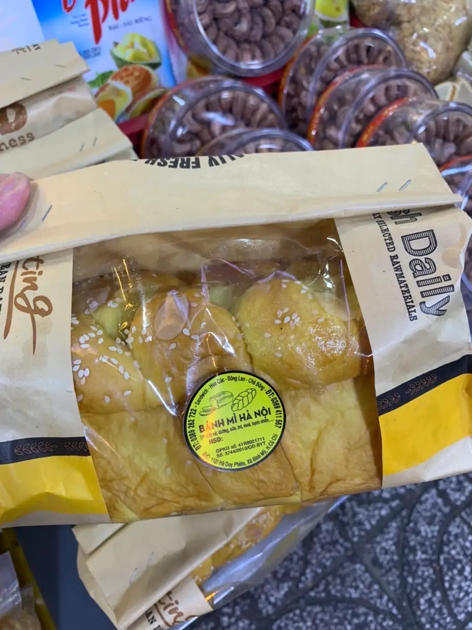 Bánh mì hoa cúc mềm mịn ổ lớn - 45.000 ₫ tại Bánh Mì Hà Nội Hưng Thuý - 363 Hưng Phú 