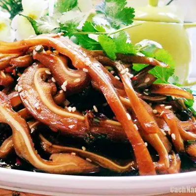 Hình ảnh tai heo ủ xì dầu 