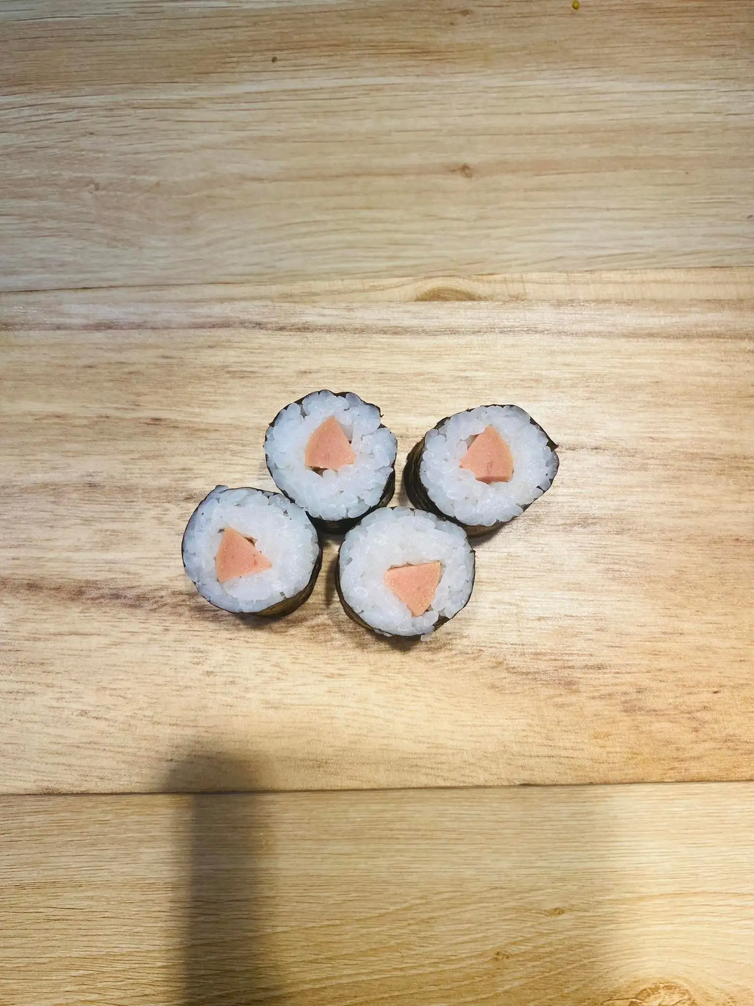 Cơm cuộn xúc xích - 15.000 ₫ tại Sushi Viên Phương Mập - Hoàng Diệu