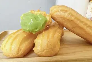 Hình ảnh Bánh Su Kem Trà Xanh 