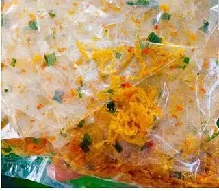 Hình ảnh Bánh tráng phơi sương trộn khô gà