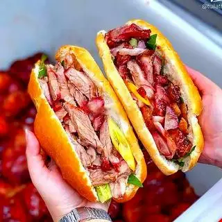 Bánh Mì Xá Xíu - 30.000 ₫ tại Bánh Mì Hà Nội - Nguyễn Thị Minh Khai