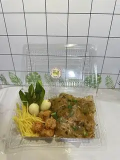 Bánh tráng dẻo tôm trộn mỡ hành + trứng cút + tóp mỡ - 30.000 ₫ tại Bánh Tráng Trộn, Chấm & Chân Gà Sốt Thái Tiệm Nhà Mít - Nguyễn Thái Sơn