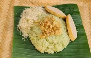 Xôi Chà Bông + Chả - 39.000 ₫ tại Hải Phòng Ngon - Xôi, Bánh Mì Pate & Trà Hoa Cúc - Bùi Đình Túy