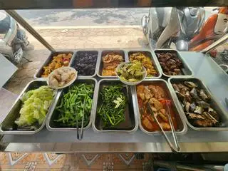 Hình ảnh Cơm chả lá lốt 