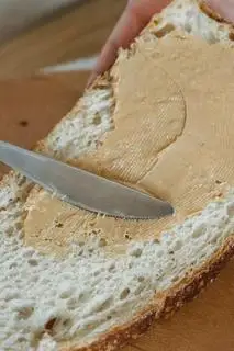 Bánh Mì Bơ Đậu Phộng - 18.000 ₫ tại Mini Chic - Bánh Mì Que, Cà Phê & Trà - Hoàng Sa