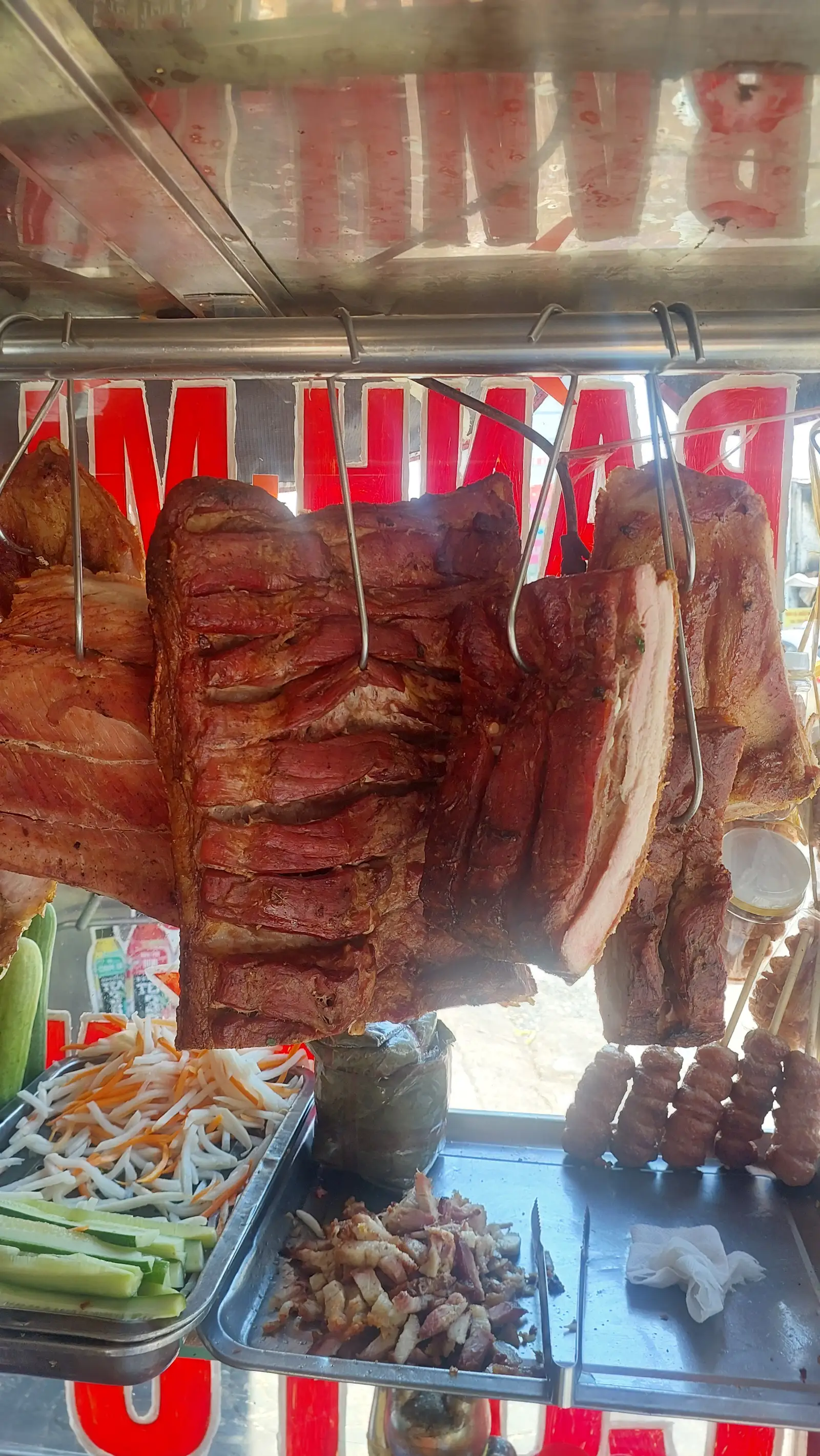 Heo Quay Da Gion -100g =47k - 47.000 ₫ tại Bánh Mì Heo Quay O Thanh - Nơ Trang Long
