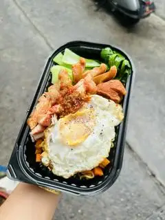 mì indo xúc xich - 31.000 ₫ tại Ú Nu - Mì Trộn Indomie, Trà Trái Cây & Nước Ép - Dương Bá Trạc