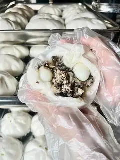 Hình ảnh Bánh Bao Thịt 2 Trứng Cút