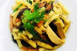 nui xào chay - 43.000 ₫ tại Coffee Ông Bill & Food - Ngô Gia Tự