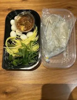 Hình ảnh Bánh tráng chấm sốt me