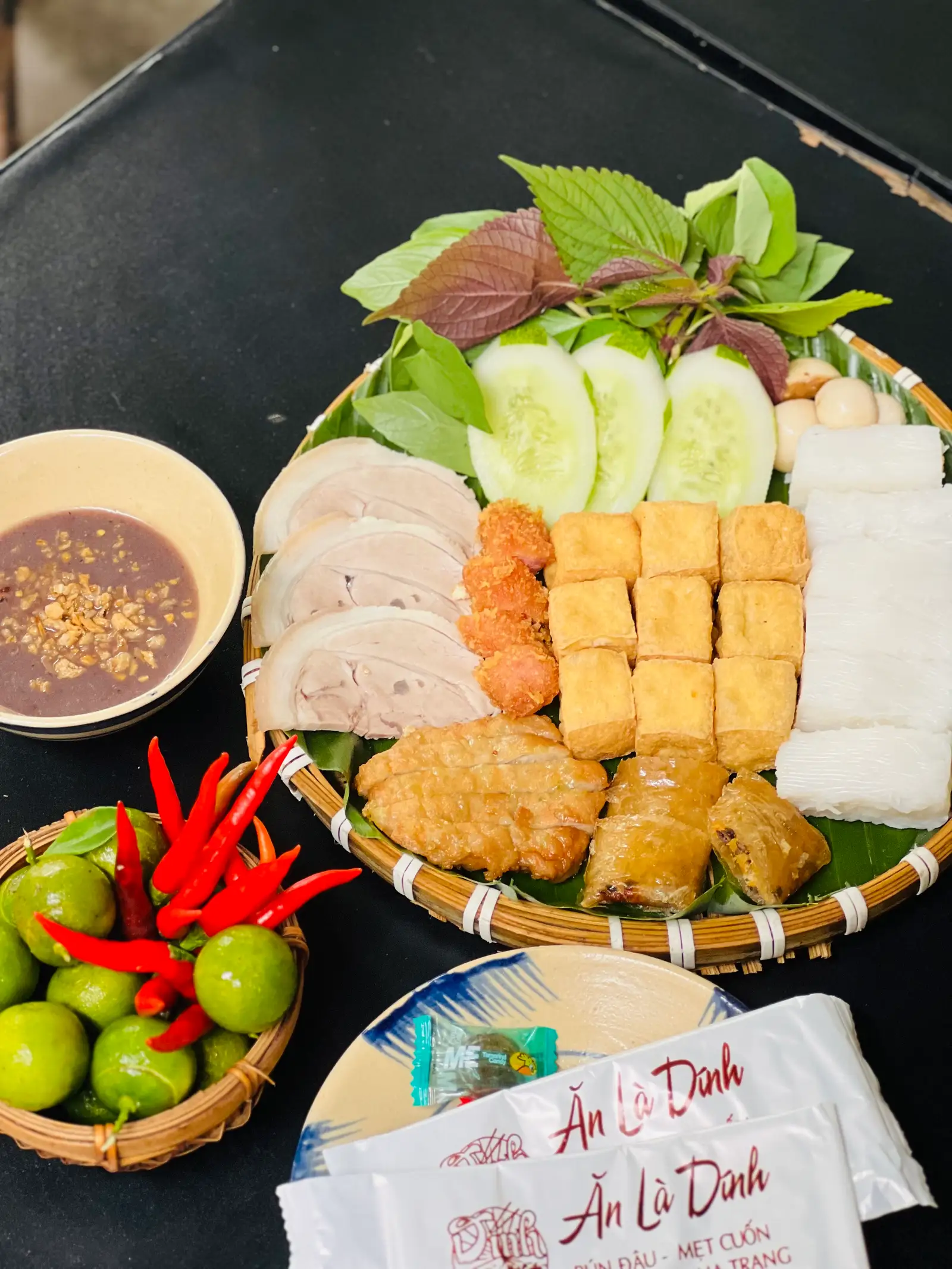 Dính Mình Ên  - 65.000 ₫ tại Bún Đậu Mắm Tôm & Nem Nướng Nha Trang Ăn Là Dính - Bờ Bao Tân Thắng