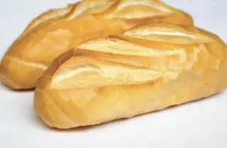 Bánh mì không - 5.000 ₫ tại Há cảo-Bánh mì xíu mại nhà làm 385