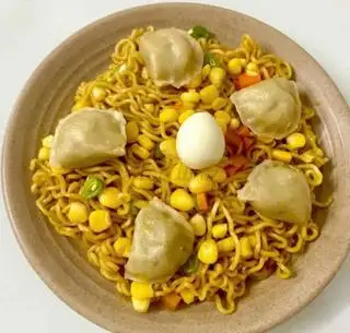 Hình ảnh mì indomie trộn há cảo