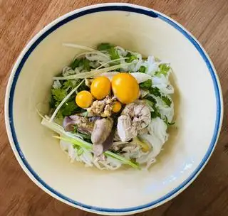 Phở Gà Đặc Biệt - 95.000 ₫ tại Phở Nhà Khoai - Nguyễn Thị Minh Khai
