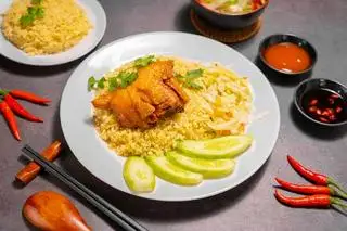 Hình ảnh Cơm Gà Má Đùi 
