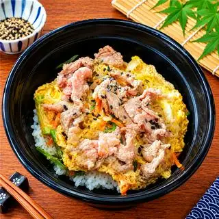 Hình ảnh Cơm Thịt Bò Phủ Trứng