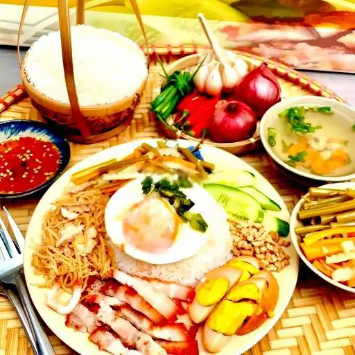 Cơm tấm long xuyên - ốp la - 61.000 ₫ tại Cô Ba Chề - Cơm Tấm Long Xuyên - Nguyễn Thái Bình