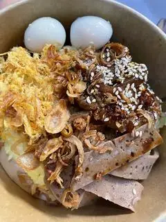 Xôi thịt xíu Huế chả bò - 60.000 ₫ tại Bánh Mì Chả Cá & Xôi Gà Hội An 1984 - Trần Văn Đang