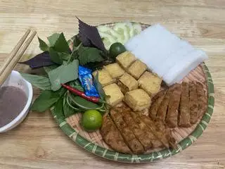 Bún đậu chả cốm - 50.000 ₫ tại Bún Đậu Mắm Tôm & Nem Nướng Nha Trang - Hồ Gươm 88 - Trường Chinh
