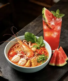 Hình ảnh Combo Tiết Kiệm 1 Tô Bún Hải Sản +1 Ly Nước Ép 