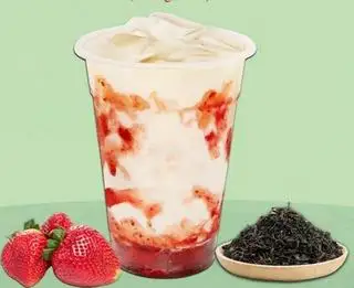 Latte dâu - 30.000 ₫ tại Nguyên Coffee & Tea - Tân Quý