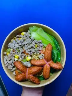 Indomie xúc xích thịt bằm (ẢNH THẬT QUÁN CHỤP - 47.000 ₫ tại Min Food Mì Trộn, Ăn Vặt Và Cà Phê - Đường 17