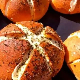 Hình ảnh Bánh mì bơ tỏi phô mai