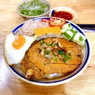 Hình ảnh Cơm Tấm Sườn Cotlet Nướng + Bì Chả Trứng Ốp