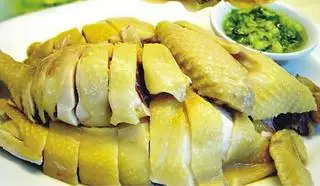 Hình ảnh 1/2 Gà Ri Luộc ( DAI VÀ GIÒN) 