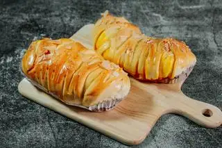 Hình ảnh bánh mỳ kem trứng muối