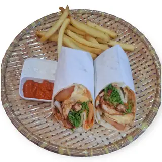 Chicken shish tawook with cheese - 160.000 ₫ tại Kebabs & Wraps - Xuân Thuỷ